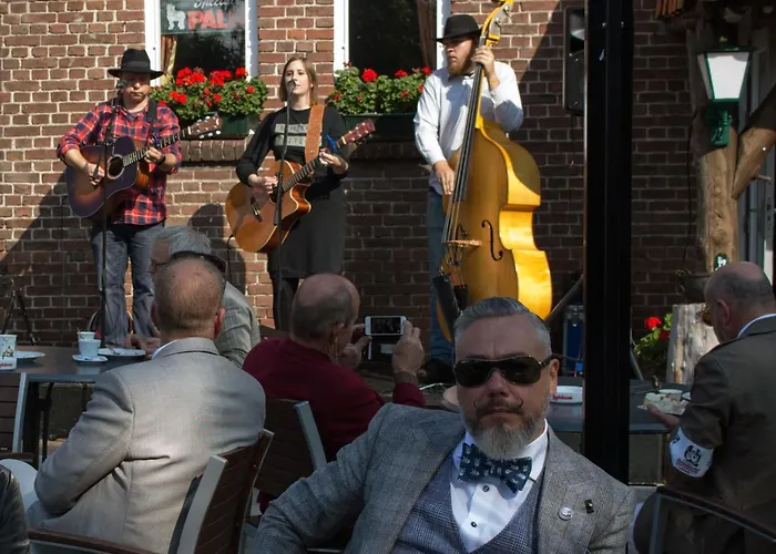 Groepsaccommodatie In Den Hof 住宿加早餐酒店 *