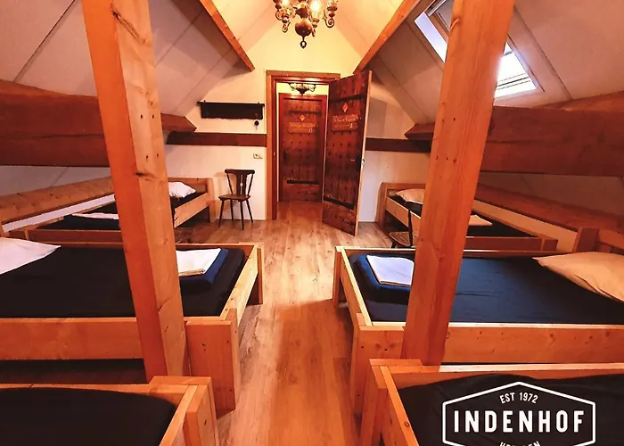 Groepsaccommodatie In Den Hof * 海尔伦